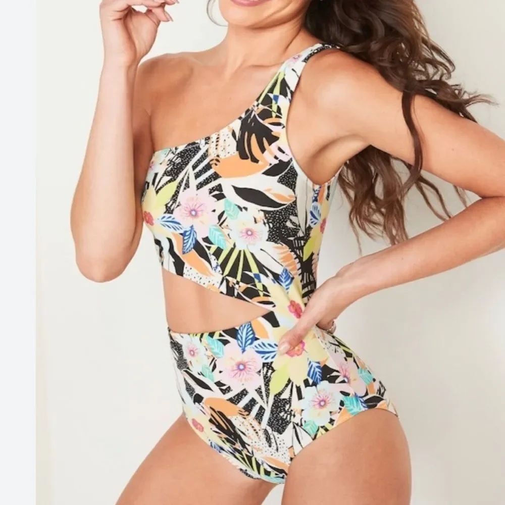 Old Navy Women’s One-Shoulder Side-Cutout One-Piece Swimsuit Floral Size M